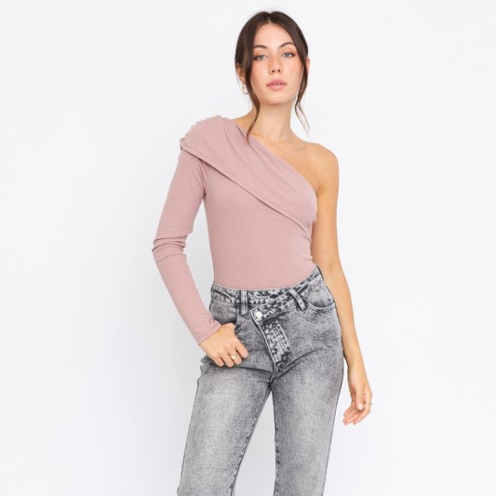 SUPER CUTE MAUVE ONE SHOULDER BODYSUIT